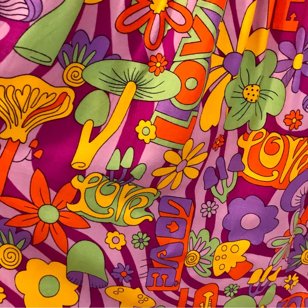 Colorful Mushroom hippie sundress
New without tags S/M will also fit Petite